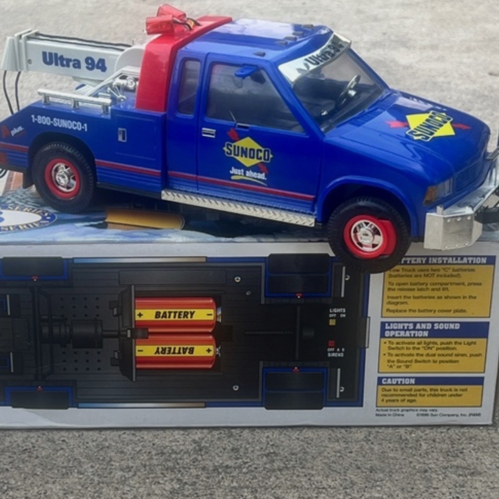 Sunoco Vintage 1996 Tow Truck, Battery Operated
